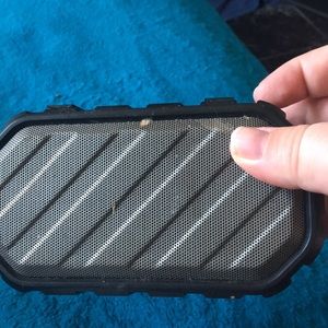 Polaroid Bluetooth speaker